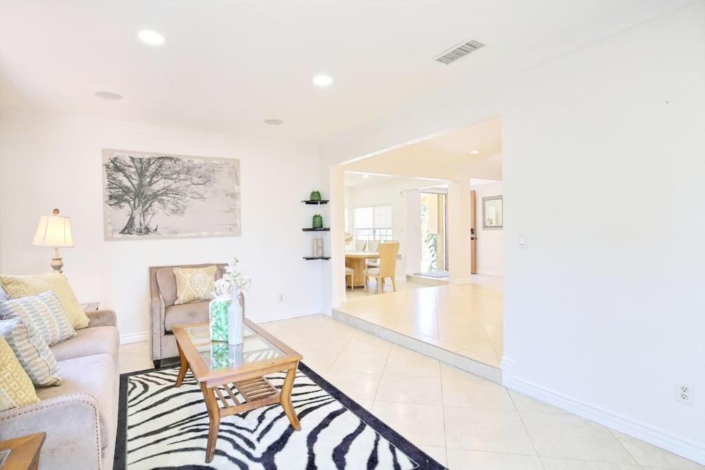 5 Rooms Villa Near Disneyland, Golf Course And Trial To Beach Santa Ana Exterior foto
